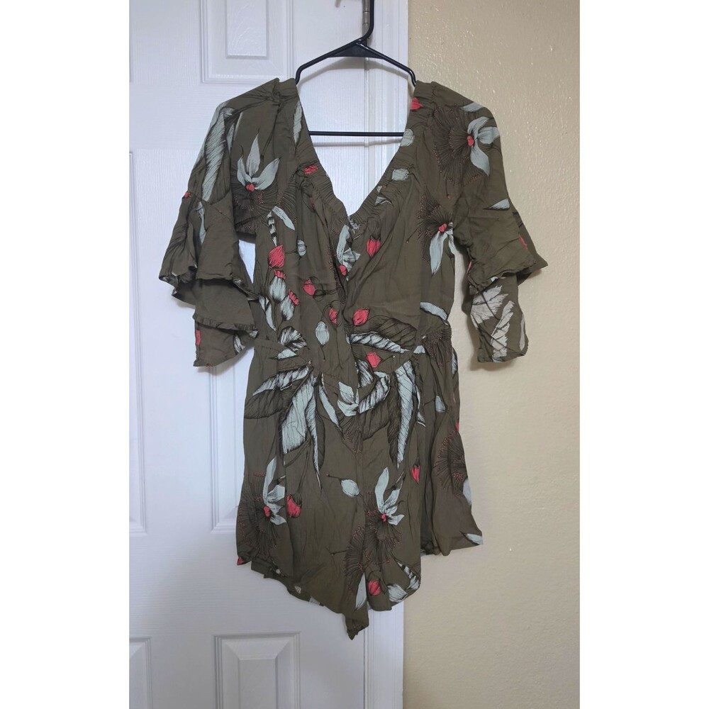 Express Green Floral Rayon Romper L V-Neck Ruffle Flutter Short Sleeve